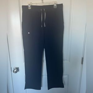 NWOT Figs Navy Kade Cargo Scrub Pants